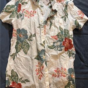 American Eagle Outfitters Tropical Print Shirt